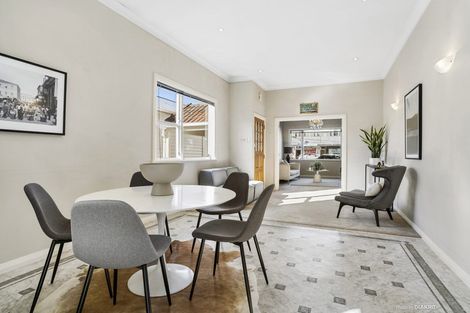 Photo of property in 356 The Parade, Island Bay, Wellington, 6023