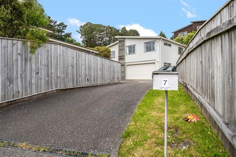 Photo of property in 7 Halewood Grove, Churton Park, Wellington, 6037