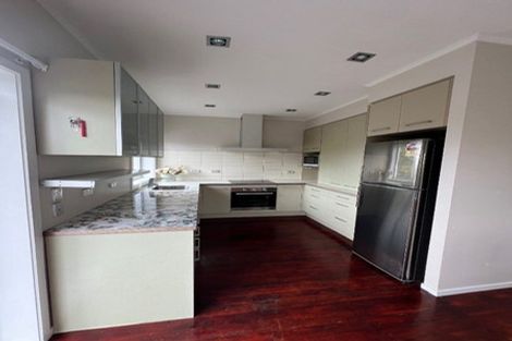 Photo of property in 68 Beach Road, Mellons Bay, Auckland, 2014