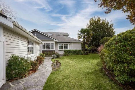 Photo of property in 1 Bradnor Road, Fendalton, Christchurch, 8052