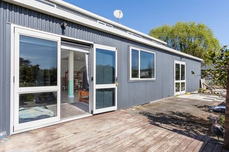 Photo of property in 899 State Highway 1, Te Horo, Otaki, 5581