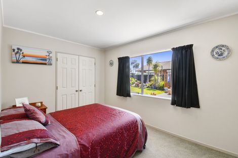 Photo of property in 38 Perotti Place, Conifer Grove, Takanini, 2112