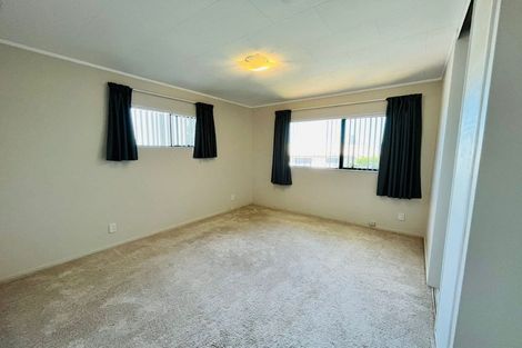 Photo of property in 1/8 Anglers Way, Wattle Downs, Auckland, 2102