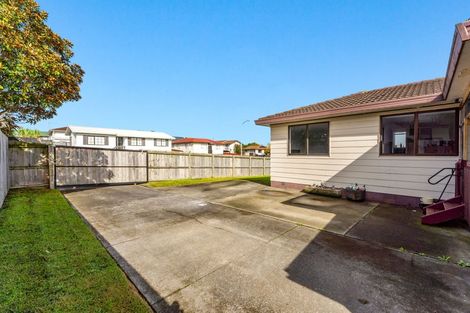 Photo of property in 2/10 Silver Road, Weymouth, Auckland, 2103