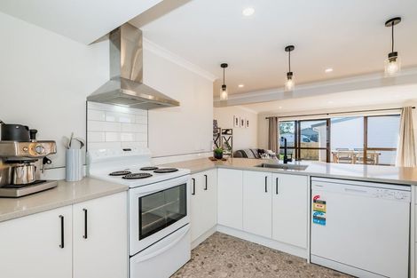 Photo of property in 42 Donovan Road, Paraparaumu Beach, Paraparaumu, 5032