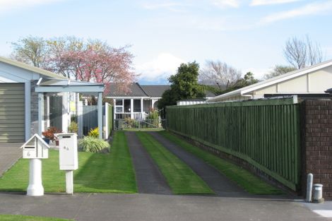 Photo of property in 4a Argyle Place, Highlands Park, New Plymouth, 4312