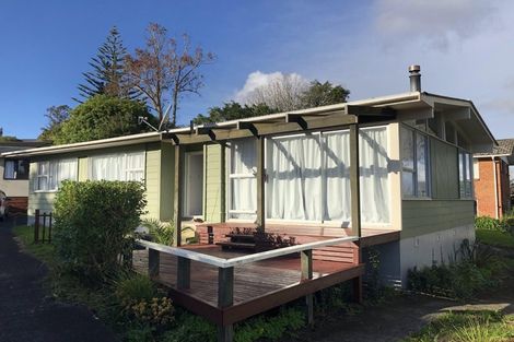 Photo of property in 51 Normanton Street, Glenfield, Auckland, 0629