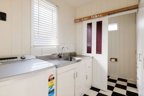 Photo of property in 117 Forest Lake Road, Forest Lake, Hamilton, 3200