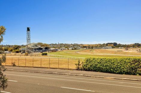 Photo of property in 27 Jackson Street, College Estate, Whanganui, 4500