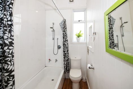 Photo of property in 17 Mersey Street, South Hill, Oamaru, 9400