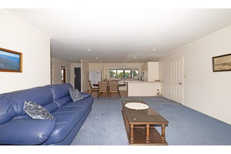 Photo of property in 13 Neta Grove, Henderson, Auckland, 0612