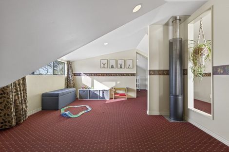 Photo of property in 1 Kahikatea Street, Inglewood, 4330