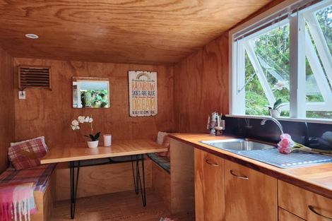 Photo of property in 105 Lone Kauri Road, Karekare, New Lynn, 0772