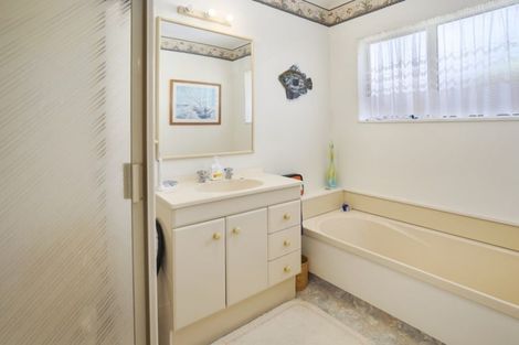 Photo of property in 12a Heihei Place, Paraparaumu, 5032