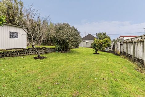 Photo of property in 60 Wallath Road, Westown, New Plymouth, 4310