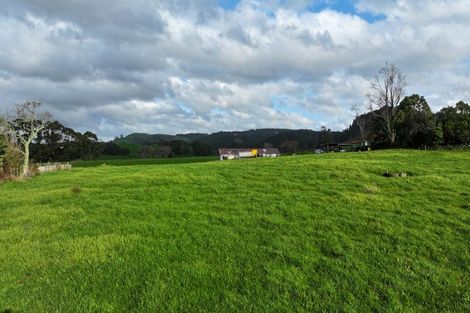 Photo of property in 8 Old Barn Road, Waitakaruru, 3576