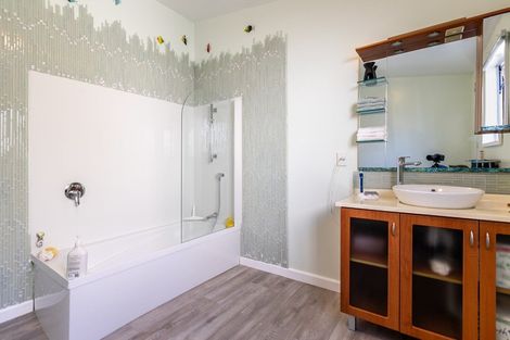 Photo of property in 899 State Highway 1, Te Horo, Otaki, 5581