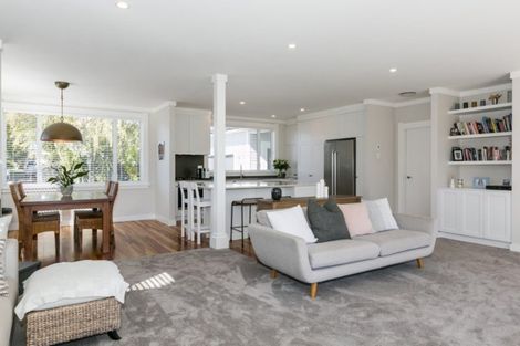 Photo of property in 8 Emerald Hill, Havelock North, 4130