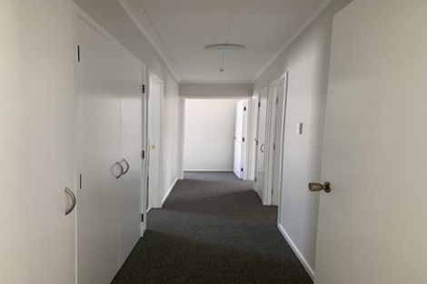 Photo of property in 50 Redlands Grove, Swanson, Auckland, 0612