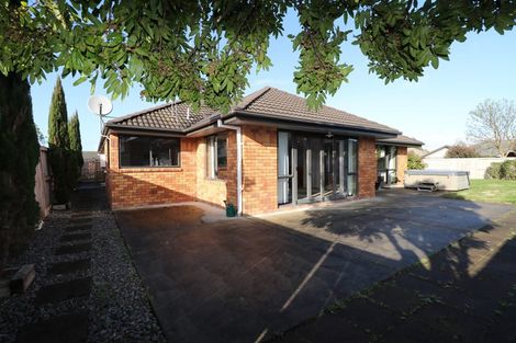 Photo of property in 6 Whitford Place, Rototuna North, Hamilton, 3210