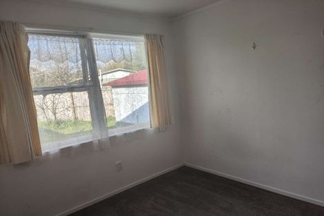 Photo of property in 41 Takapu Street, Henderson, Auckland, 0612