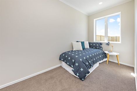 Photo of property in 24 Saddleback Crescent, Papakura, 2110