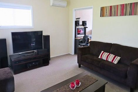 Photo of property in 1/51 Target Road, Totara Vale, Auckland, 0629