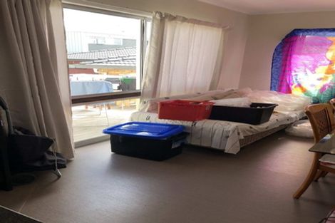 Photo of property in 1/46 College Road, Northcote, Auckland, 0627