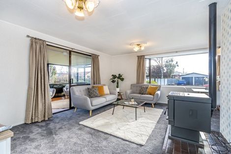 Photo of property in 17 Burnridge Place, Belfast, Christchurch, 8051