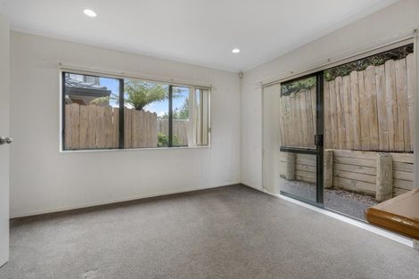 Photo of property in 1/47 Wiltshire Place, Somerville, Auckland, 2014