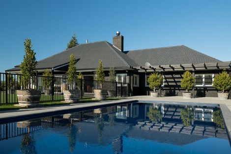 Photo of property in 28 Hanlow Place, Pyes Pa, Tauranga, 3112