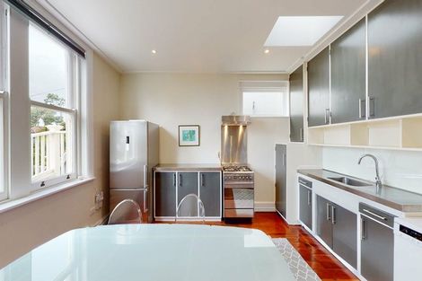 Photo of property in 18 Central Terrace, Kelburn, Wellington, 6012