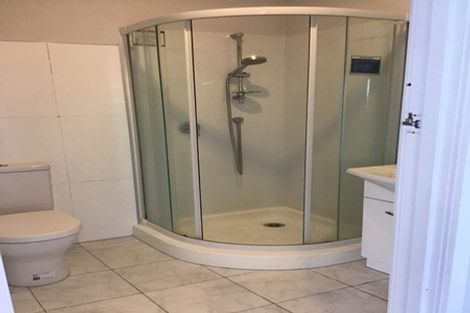 Photo of property in 25 Tobruk Crescent, Milford, Auckland, 0620