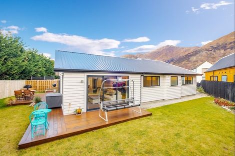 Photo of property in 5 Bathans Lane, Lake Hayes, Queenstown, 9304