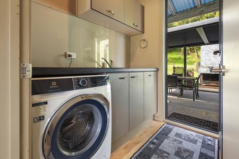 Photo of property in 139 Te Mahoe Road, Mokau, 4376