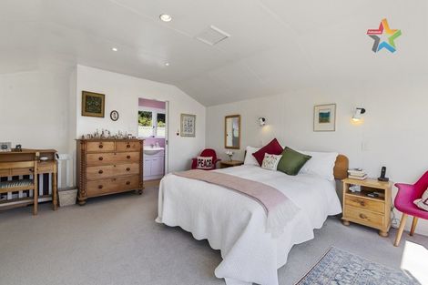 Photo of property in 128 Muritai Road, Eastbourne, Lower Hutt, 5013