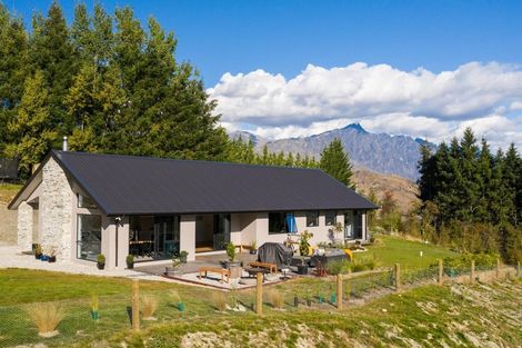 Photo of property in 86 Mountain View Road, Dalefield, Queenstown, 9371