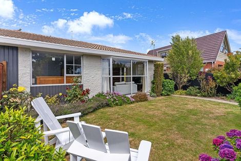 Photo of property in 2/3 Sawtell Place, Northcote, Christchurch, 8052