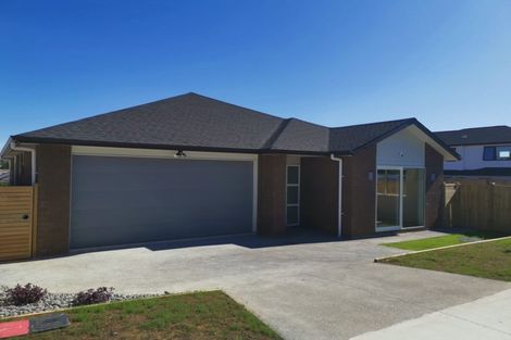 Photo of property in 69 Nobilo Road, Kumeu, 0810