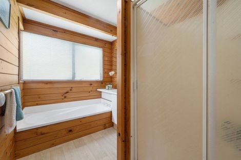 Photo of property in 18 Lochend Place, Highland Park, Auckland, 2010