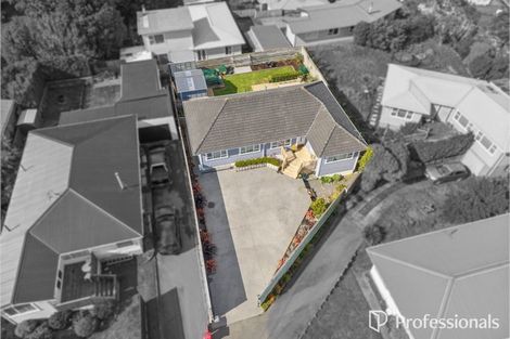 Photo of property in 19 Turville Crescent, Newlands, Wellington, 6037