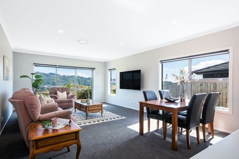 Photo of property in 21 Rotorua Grove, Aotea, Porirua, 5024