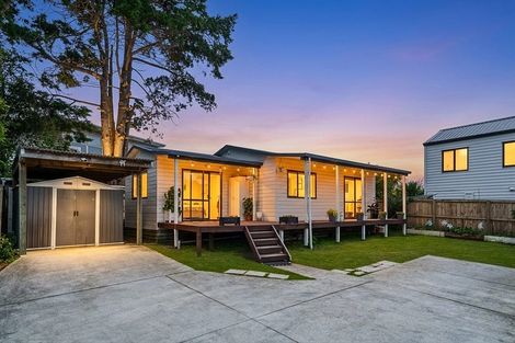 Photo of property in 15a Gossamer Drive, Pakuranga Heights, Auckland, 2010