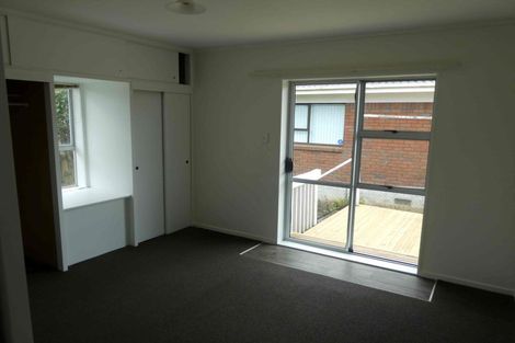 Photo of property in 1/22 Robert Burke Place, Henderson, Auckland, 0612