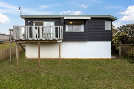 Photo of property in 1/12 Sunnyfield Crescent, Glenfield, Auckland, 0629