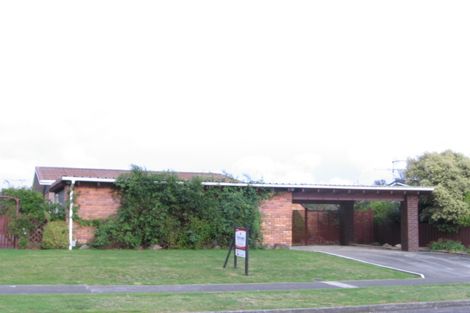 Photo of property in 31 Rewarewa Crescent, Waikanae, 5036