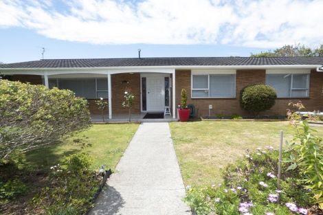 Photo of property in 7b John Guthrie Place, Merrilands, New Plymouth, 4312