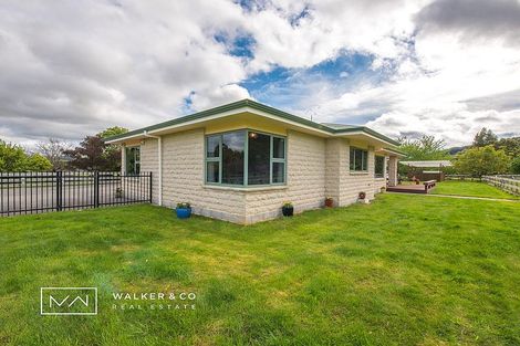 Photo of property in 15 Malcolm Gillies Grove, Totara Park, Upper Hutt, 5018