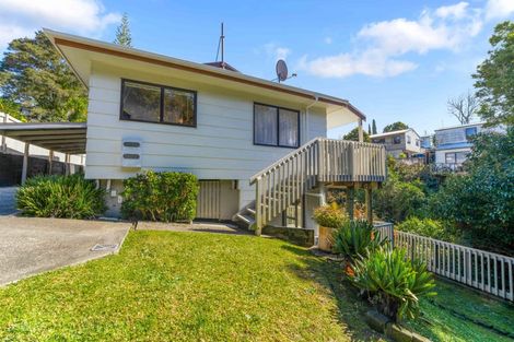 Photo of property in 2/95 Fairclough Road, Beach Haven, Auckland, 0626