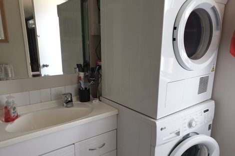 Photo of property in 38 Normanton Street, Glenfield, Auckland, 0629